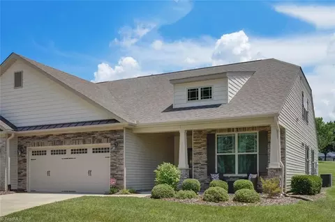 3523 Sainsbury Ln, Greensboro, NC 27409