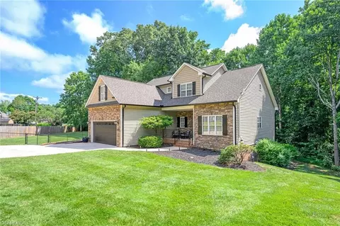 4905 Bay Harvest Ct, Clemmons, NC 27012