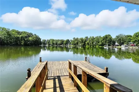 120 Crow Creek Dr, Lexington, NC 27292