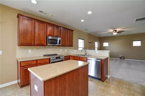 Kitchen - 6410 Hedgewood Ln, High Point, NC 27265 photo 2 of 4