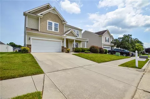 Exterior - 6410 Hedgewood Ln, High Point, NC 27265 photo 2 of 8