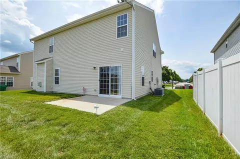 Exterior - 6410 Hedgewood Ln, High Point, NC 27265 photo 7 of 8
