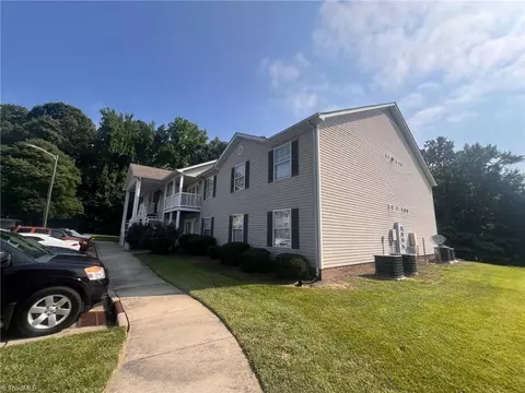 2630 Guyer St #2D, High Point, NC 27265