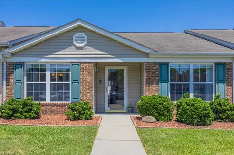 105 Oakmont Cir, Archdale, NC 27263