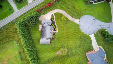 6902 Bridlewood Dr, Trinity, NC 27370 photo 46