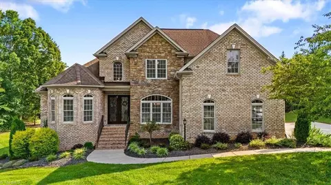 179 Carousel Ln, Stokesdale, NC 27357