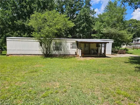 4413 Lewis Rd, East Bend, NC 27018
