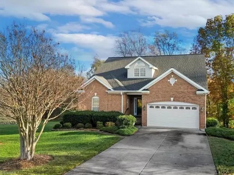 121 Niblick Ct S, Advance, NC 27006