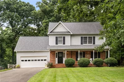 102 Woodbriar Rd, Winston Salem, NC 27106