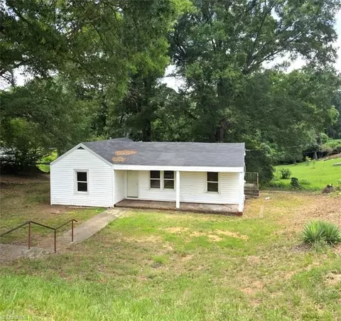 522 Turner St, Eden, NC 27288