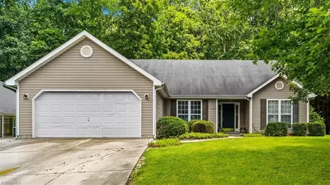 1615 Hargrove Dr, Mcleansville, NC 27301