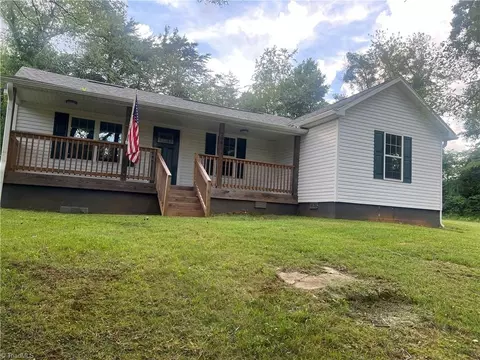 294 Pipers Gap Rd, Mount Airy, NC 27030