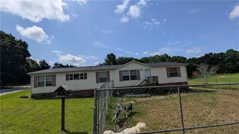 7205 Riley Ln, Climax, NC 27233