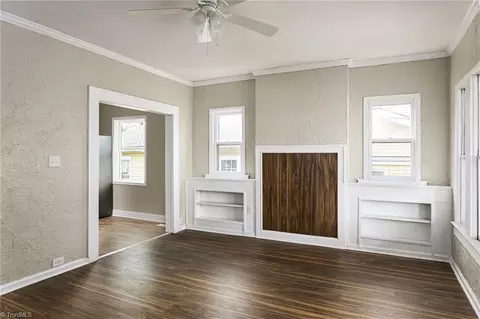 Living - 509 Chestnut Dr, High Point, NC 27262 photo 1 of 3