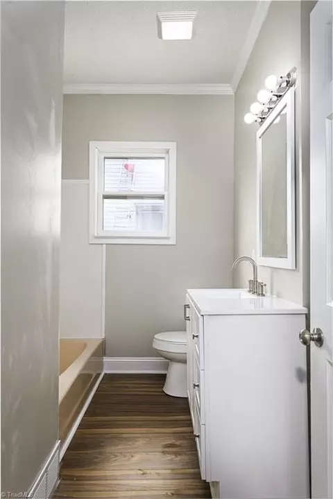 Bath - 509 Chestnut Dr, High Point, NC 27262 photo 2 of 2