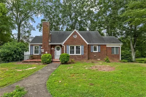 1444 Courtney Huntsville Rd, Yadkinville, NC 27055