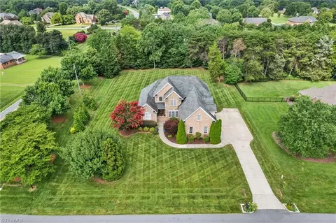 7801 Charles Place Dr, Kernersville, NC 27284