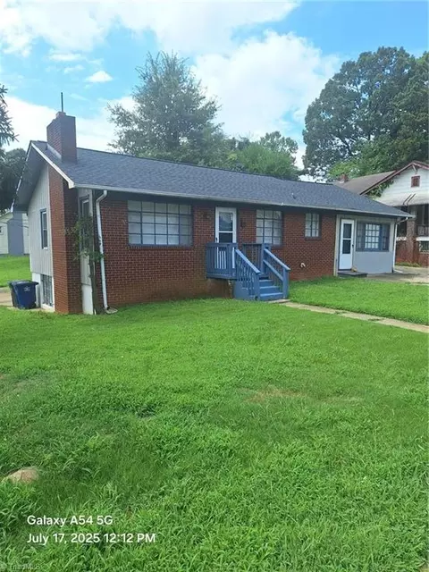 1422 25th St NE, Winston Salem, NC 27105