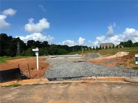 119 Jasper Ct, King, NC 27021 photo 2