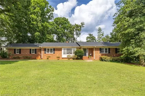1882 Wentworth St, Reidsville, NC 27320