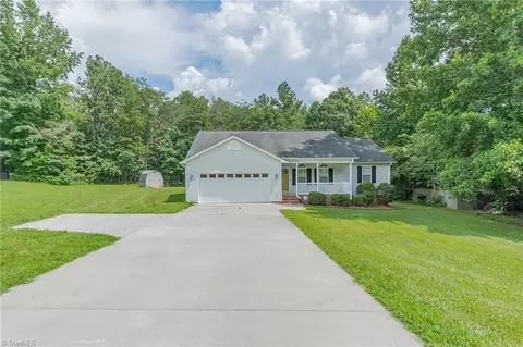 317 Jarrett Rd, Thomasville, NC 27360
