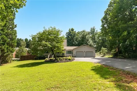 1027 Cypress Dr, Reidsville, NC 27320