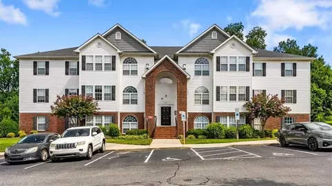 4325 Cedarcroft Ct #3D, Greensboro, NC 27409