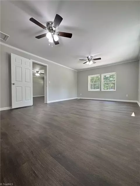 Living - 178 Viola Ln, Millers Creek, NC 28651 photo 4 of 6