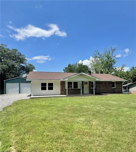 Exterior - 178 Viola Ln, Millers Creek, NC 28651 photo 5 of 9