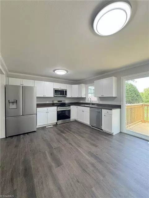 Kitchen - 178 Viola Ln, Millers Creek, NC 28651 photo 2 of 4
