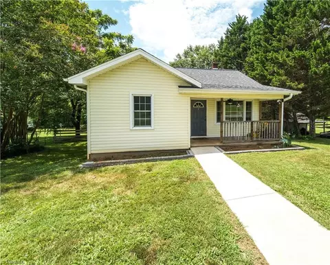 6925 Carolina Ave, Boonville, NC 27011