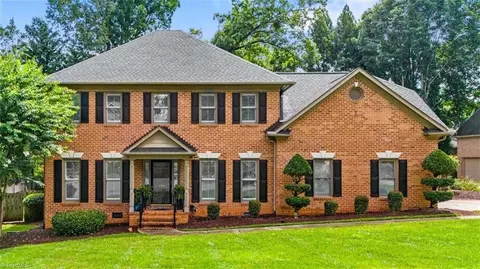 704 N Glendevon Ct, Whitsett, NC 27377