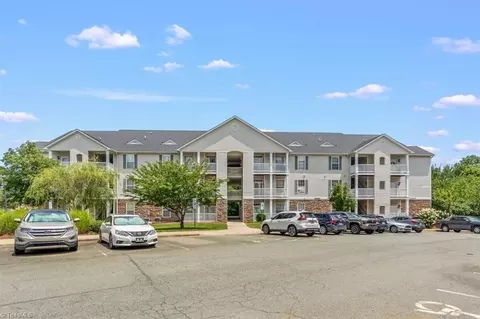 3009 Winston Dr #87, Burlington, NC 27215
