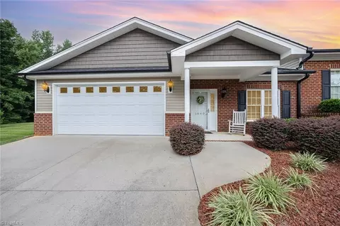 1840 Bogey Ln, Asheboro, NC 27205