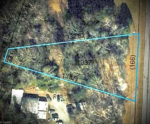 310 Lower Lake Rd, Thomasville, NC 27360