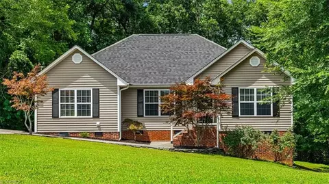 311 Ridgeland Dr, High Point, NC 27262