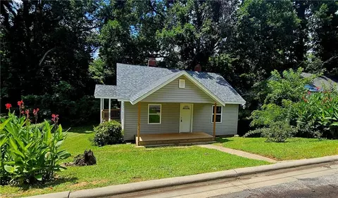 702 Roach St, Reidsville, NC 27320