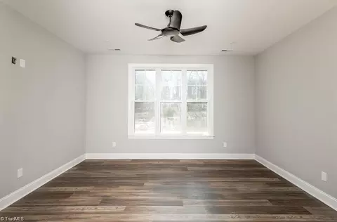Living - 112 Emerald Ct, Trinity, NC 27370 photo 3 of 3