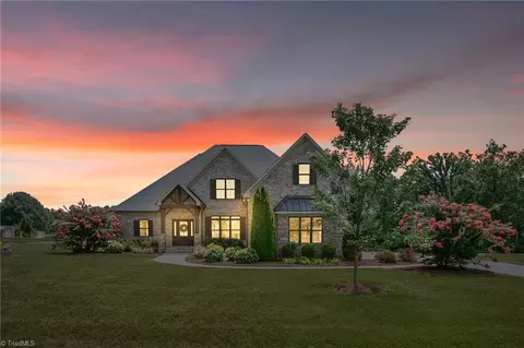 9005 Quiet Reserve Rd, Kernersville, NC 27284