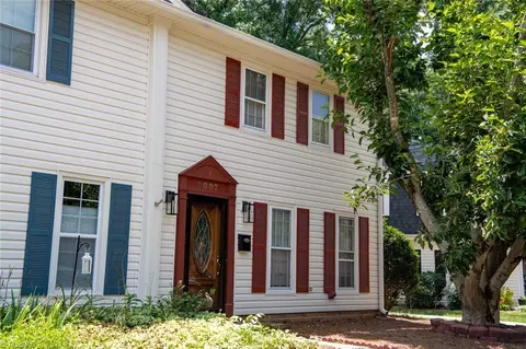 5007 Lawndale Dr #F, Greensboro, NC 27455