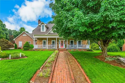 816 Wood Dale Dr, Kernersville, NC 27284