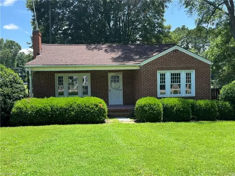 207 Leach St, Biscoe, NC 27209