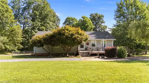 1809 Helton Rd, Yadkinville, NC 27055