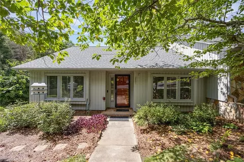 2801 Waters Edge Ln, Greensboro, NC 27410