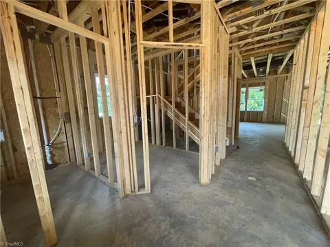 Entry Way - 5420 Rock Valley Dr, Trinity, NC 27370 photo 2 of 8