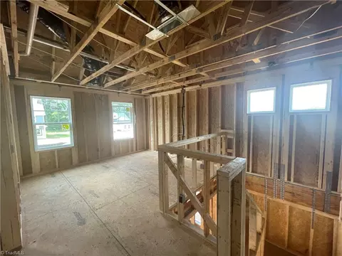 Entry Way - 5420 Rock Valley Dr, Trinity, NC 27370 photo 6 of 8