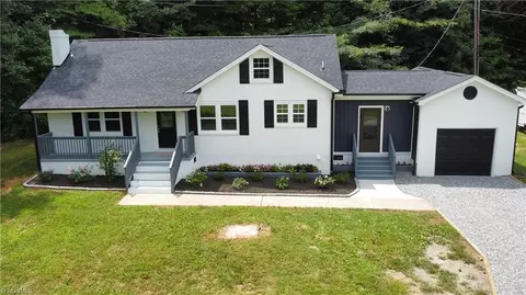 4774 Baux Mountain Rd, Winston Salem, NC 27105