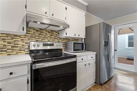 Kitchen - 191 Howell Dr, Denton, NC 27239 photo 3 of 4
