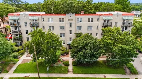 1013 Elm St N #C6, Greensboro, NC 27401