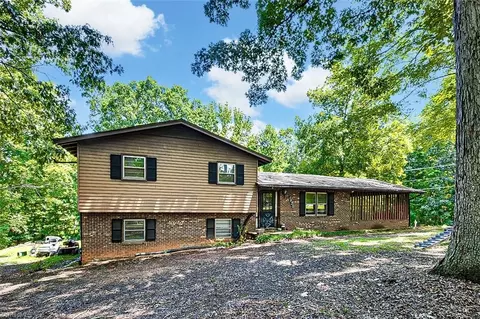 1820 Danny Bell Rd, Asheboro, NC 27205